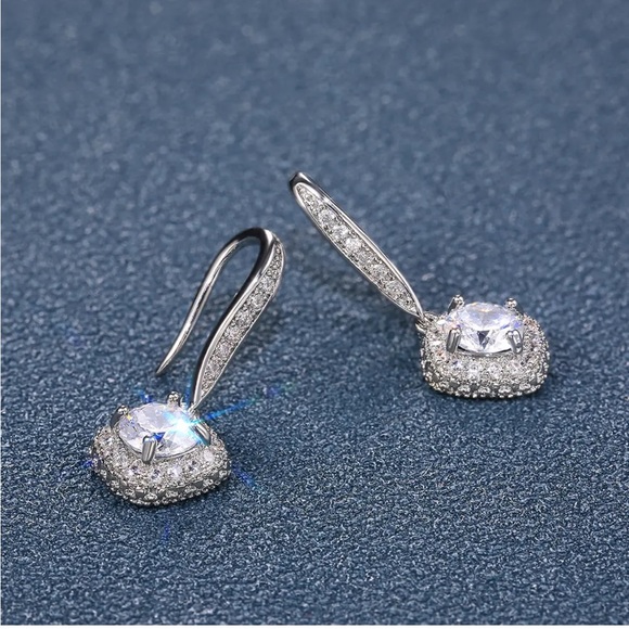 New Women’s 925 Silver Shiny Stud Diamond Earrings - Picture 4 of 4